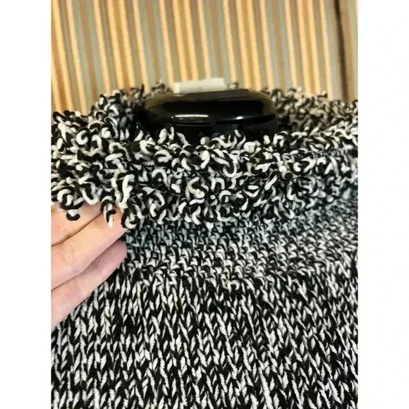 Cozy Black and White Marled Knit Sweater with Textured Cuffs and Collar - Picture 2 of 8